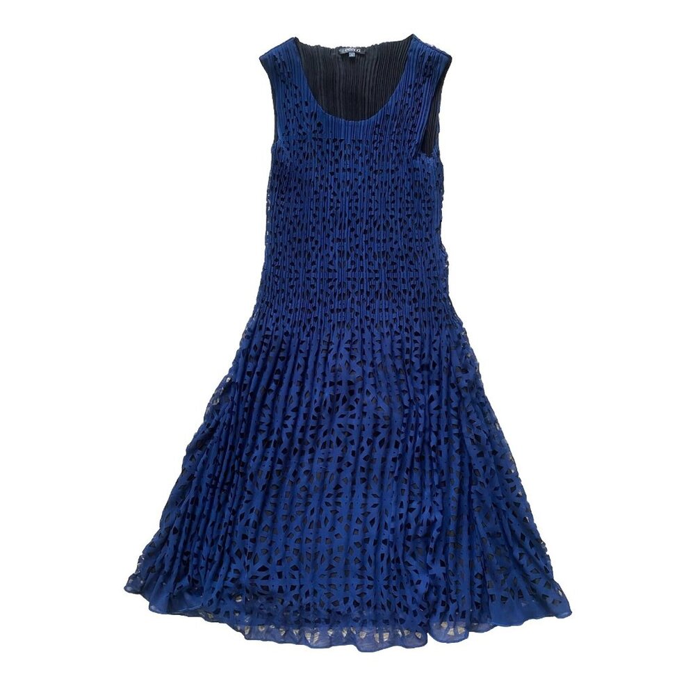 Veeca Laser Cut Overlay Crinkle Dress Small Navy Dark Blue Stretch Mid Length